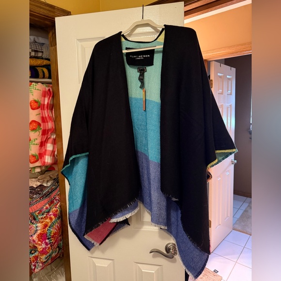 Kurt Geiger Poncho - Picture 1 of 5